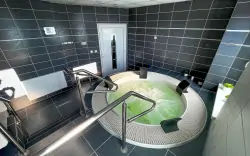 Jacuzzi a wellness részlegben, Hotel Aldo ***, Uničov