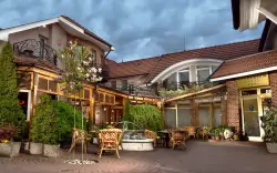 Tökéletes pihenés a révkomáromi Hotel Banderiumban *** fürdőbelépő kedvezménynel és félpanzióval