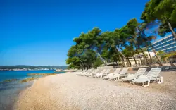 Kavicsos strand a szálloda közelében