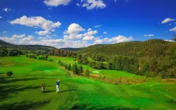 Golfozzon Karlovy Vary közelében