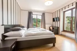 Izby, Hotel Mandát, Hradištko, Vltava, stredné Čechy