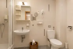 Kúpeľňa s toaletou, Hotel Piroska ****, Bük, Bük, Maďarsko