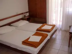 Pokoje, Hotel Omišalj **, Omišalj, Krk, Chorvatsko