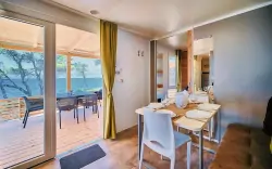 Belső tér, Boutique Camping Bunja, Brač, Horvátország