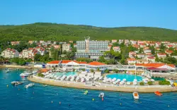 Dovolenka len 300 m od pláže v Hoteli Katarina **** s polpenziou a vonkajším bazénom + deti do 12 rokov zdarma