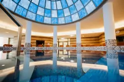 Wellness, Therme Laa - Hotel, Csendes Gyógyfürdő és Villák ****