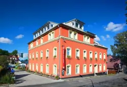 Liberec blízko Ještědu v Pytloun Wellness Travel Hotelu *** se snídaní, bazénem, vířivkou a saunami + tapas