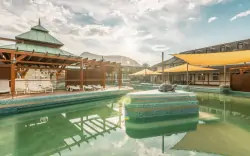 Mosonmagyaróvár Spa w Fészek Fogadó - Pensjonat Nest ze śniadaniem, codziennym wstępem do łaźni termalnych 