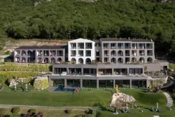 Włochy nad jeziorem Lugano i szwajcarską granicą: 5* Hotel Aria Retreat & SPA + śniadanie, luksusowe wellness 