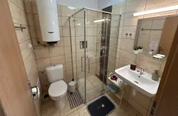 Fürdőszoba, Losonci apartmanok, Nesvady, Szlovákia