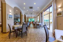 Reštaurácia, Hotel Bisesti ***, Garda, Taliansko