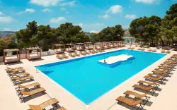 Chorvátsko: Vodice v Hoteli Imperial *** s polpenziou, bazénmi a fitness neobmedzene + animácie pre deti