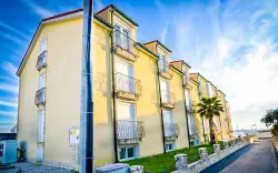 Zadari nyaralás a Nin-öbölben, 90 m-re a homokos strandtól a Hotel Beni ***-ben félpanzióval és napágyakkal