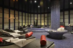 Pobyt blízko Máchova jezera: 4* City Hotel Morris Česká Lípa se snídaní + wellness či návštěva skláren a muzeí