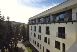 Pobyt 3 km od centra Karlových Varů: Carlsbad INN Hotel & Apartments s privátním wellness + Prosecco a oplatky