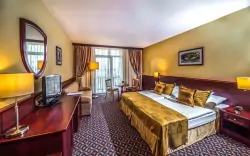Štandardná izba s výhľadom na hrad, Hotel Kapitány ****