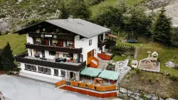 Pihenés Defereggen-völgyben a Magas-Tauern alatt a Pension Kohlplatzlban, reggelivel vagy félpanzióval
