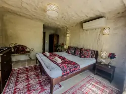Szoba, Sirocave Barlang Apartmanok, Sirok, Magyarország