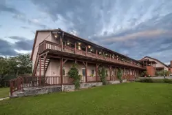 Egerszalók przy termach w Sweet-Life Wellness Apartments z obiadokolacją i dostępem do wellness + plac zabaw