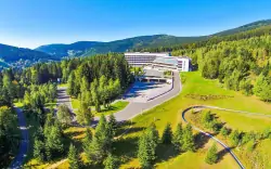 Krkonoše: Špindlerův Mlýn blízko centra vo 4* Harmony Hoteli s polpenziou a wellness (bazén, vírivky, sauny)