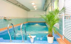 Ellenáramoltatós medence, Spa Hotel Schlosspark ****