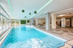 Šopron: Hotel Szieszta s polpenziou, neobmedzeným wellness (bazén, sauny) a vstupom do bazéna Lővér 