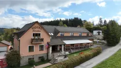 Wołoszczyzna: Pobyt w Hotelu Sirákov *** ze śniadaniem lub obiadokolacją, wellness i fotelem masującym