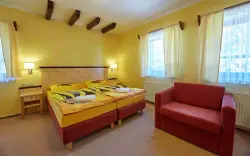 Dvoulůžkový s přistýlkou, Hotel Obří Sud Javorník