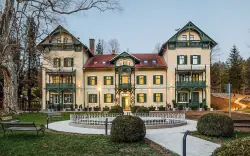 Szlovénia: Pihenjen a Hotel Švicarija **** szállodában félpanziós ellátással, medencével és fitneszteremmel