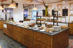 Svédasztalos reggeli, Hotel Rogla ***superior, Zreče, Szlovénia
