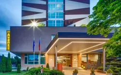 Brno pri centre: Hotel Avanti **** so strešným wellness s pekným výhľadom (vírivka, sauna) + bowling a raňajky