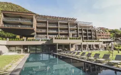Wellness pobyt blízko Brixenu: 4* Hotel Molaris Lodges s polpenziou plus, bazénmi a saunami + ihrisko a herňa