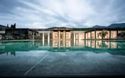 Nowoczesny budynek hotelowy, Monastero Arx Vivendi ****, Arco, Włochy