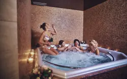 Ve wellness centru Green Paradise vás čeká vířivka