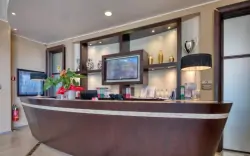 Recepcja hotelu, Germano Suites, Bardolino (BS)