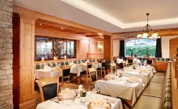 Étterem, Hotel Tauernhof Kaprun ****, Alpok, Ausztria