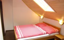 Ubytovaní budete v príjemne zariadených izbách