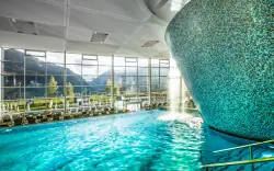 Fedett medence, Tauern Spa Hotel & Therme ****, Ausztria