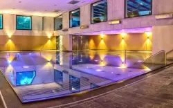 Tirolsko: Luxusný Alpenlove - Adult Spa Hotel **** s polpenziou a neobmedzeným wellness s bazénom a vírivkou