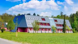 Severní Morava u zámku: Hotel Belaria Resort *** s polopenzí, neomezeným wellness a fitness + vyžití pro děti 