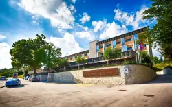 Slovinsko jen 400 m od jezera Bled: Hotel Astoria Bled *** se snídaněmi a luxusním wellness se saunovým světem