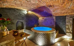 Liberec w pobliżu Ještěd i Babylon: Hotel Stará Pekárna *** ze śniadaniem i prywatnym wellness z jacuzzi