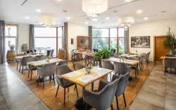 Café - Restaurant Troja, Hotel Troja ****, Praha