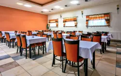 Restaurace, Penzion Betty ***, Velký Meder