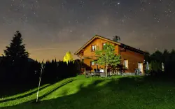 Pobyt neďaleko Liptovskej Mary v Apartmánoch Anička s raňajkami, saunou, vonkajším bazénom a športovým vyžitím
