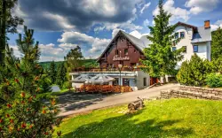 Krkonoše: Rokytnice nad Jizerou v Chatě Světlanka s polopenzí a vyžitím (šipky, hřiště...) + dětský koutek