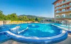 Maďarsko: Luxusní Thermal Hotel Visegrád ****+ s termálními lázněmi, wellness a polopenzí + dítě zdarma