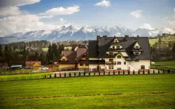 Poľské Tatry štýlovo: Białka Tatrzańska v Penzióne Silverton s raňajkami, saunou a posilňovňou + vírivka