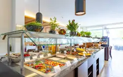 Restaurace, Seehotel Leoni ****, Berg, Německo