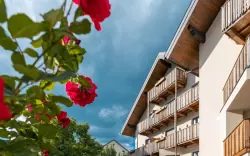 Budynek z balkonem, Am Brunnen Apartments, Natz Schabs